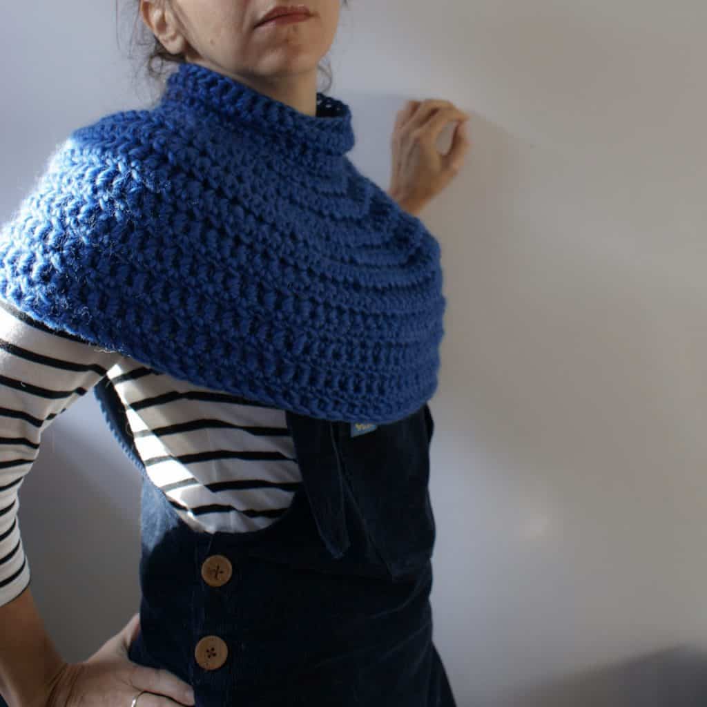 How To Crochet A Collar Scarf  Crochet cardigan free, Crochet collar,  Knitted cowl scarves