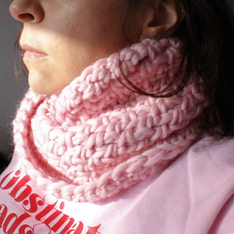 Chaucer Twist – The Super Chunky One Hour Cowl – Free Crochet Pattern
