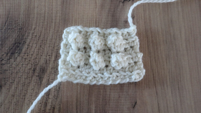 How to crochet the popcorn stitch (easy video and photo tutorial)