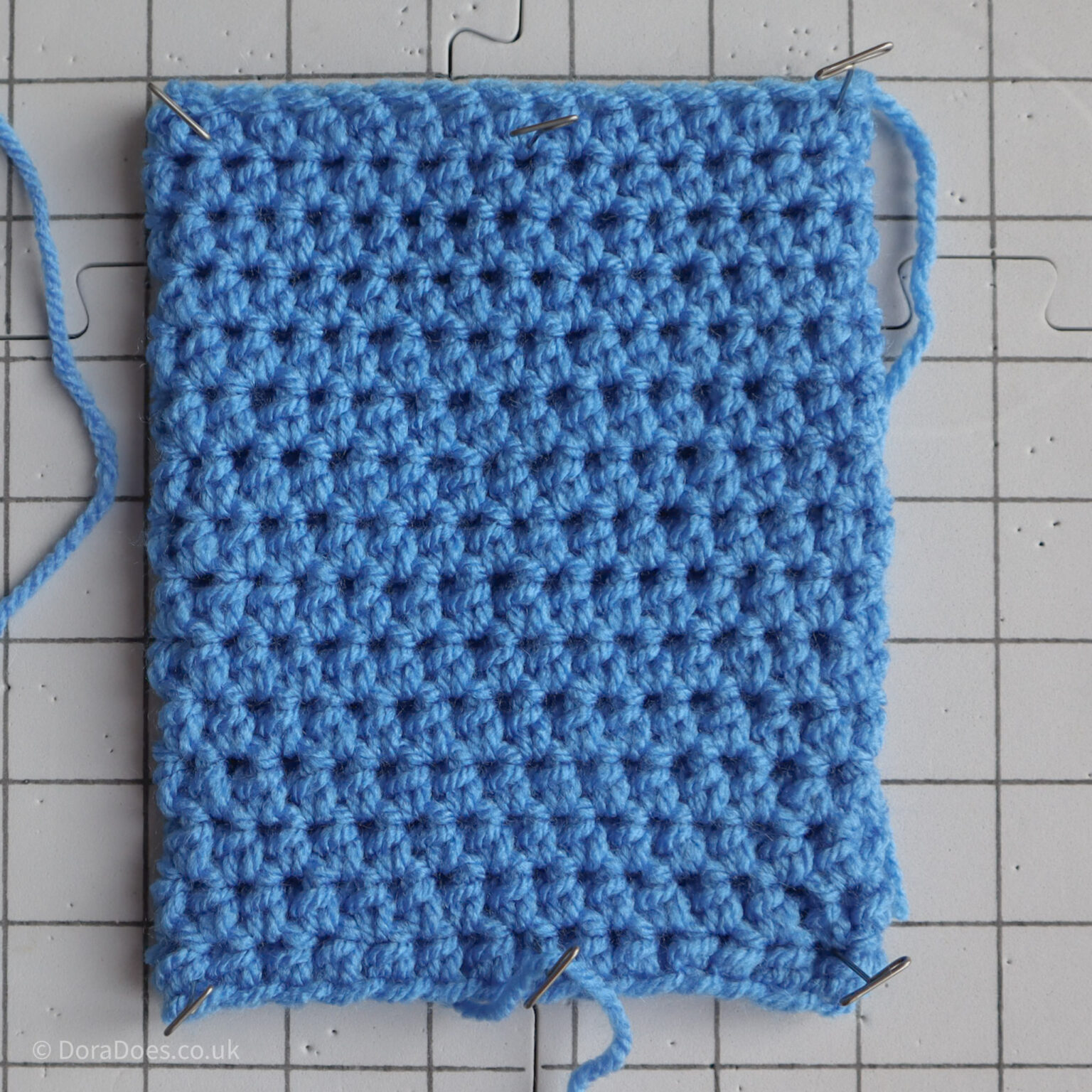 The Difference Between Rows and Rounds in Crochet - Dora Does
