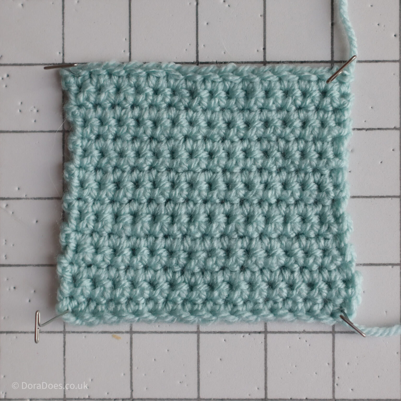 The Difference Between Rows and Rounds in Crochet - Dora Does